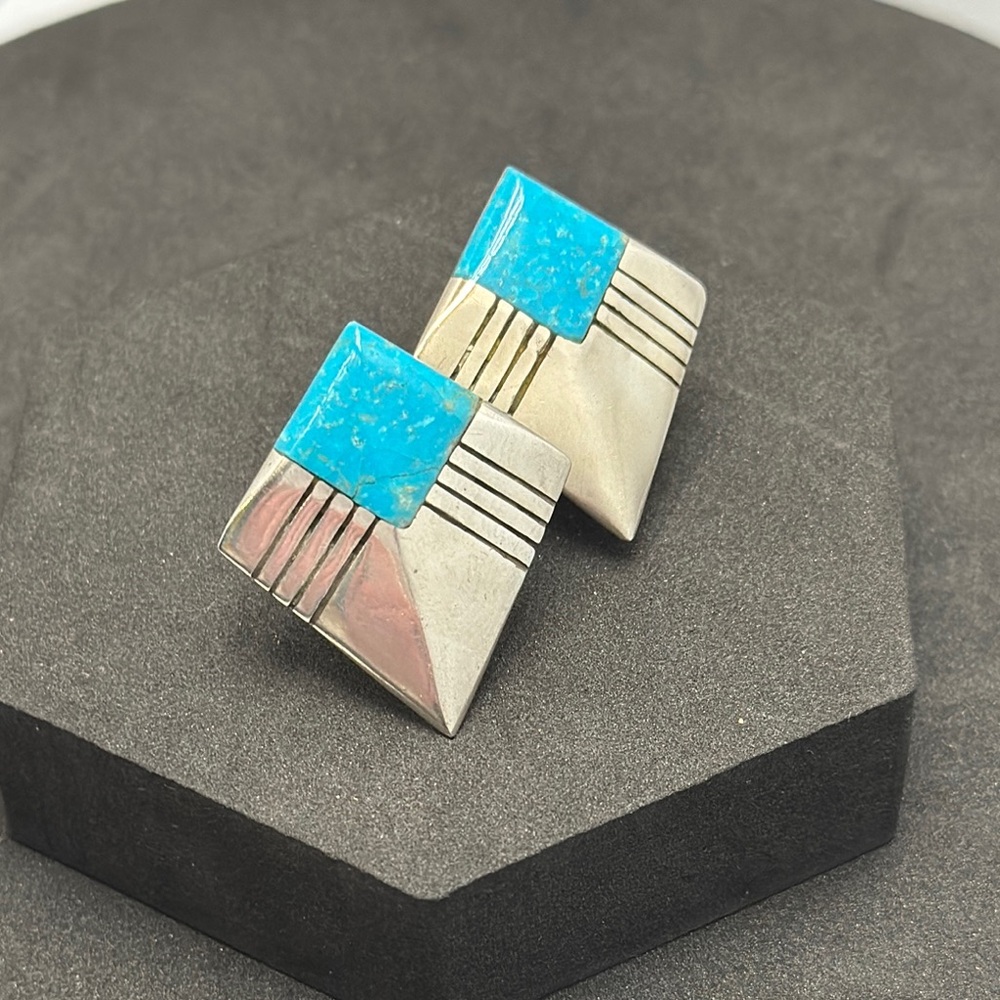 Vintage AM Navajo Native American Sterling Silver & Turquoise ClipOn Earrings